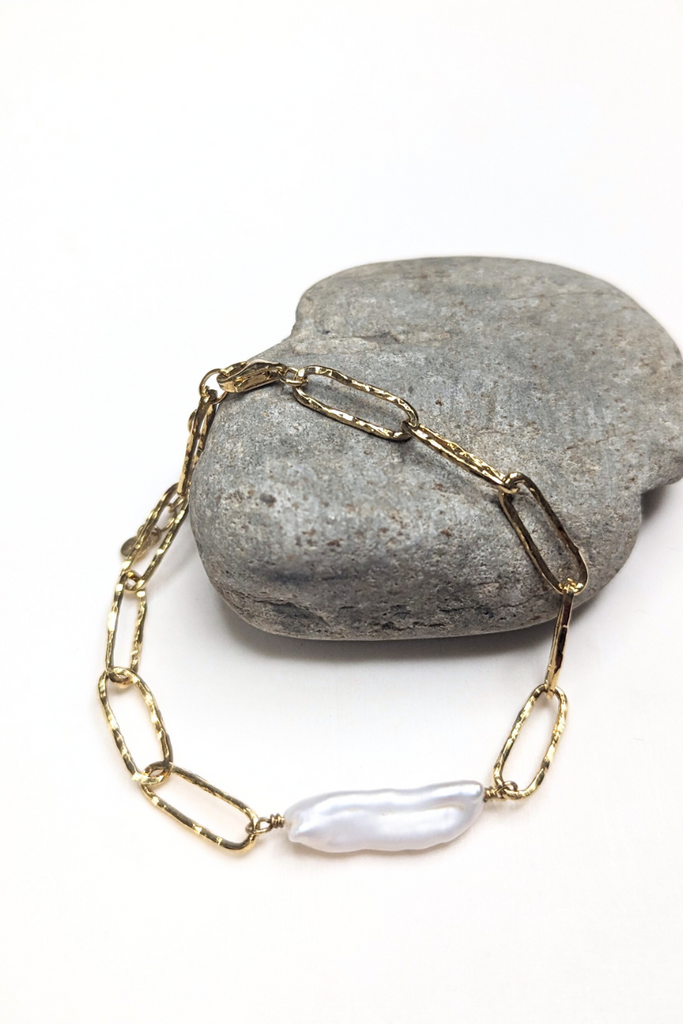 Shop Stella Gold Chain Bracelet With Pearl By GA - Origen Imports