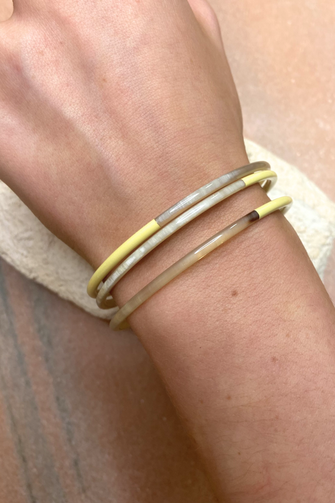 Shop Resin Contrast Bracelet - Origen Imports
