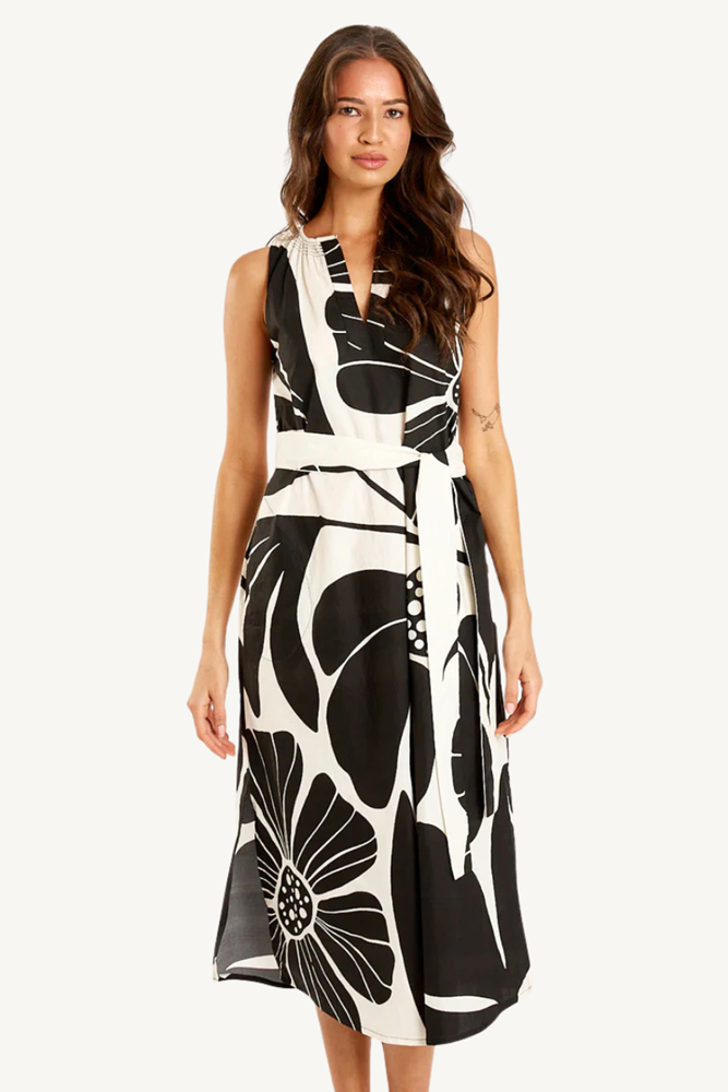 Corocoro Sleeveless Dress by Itami