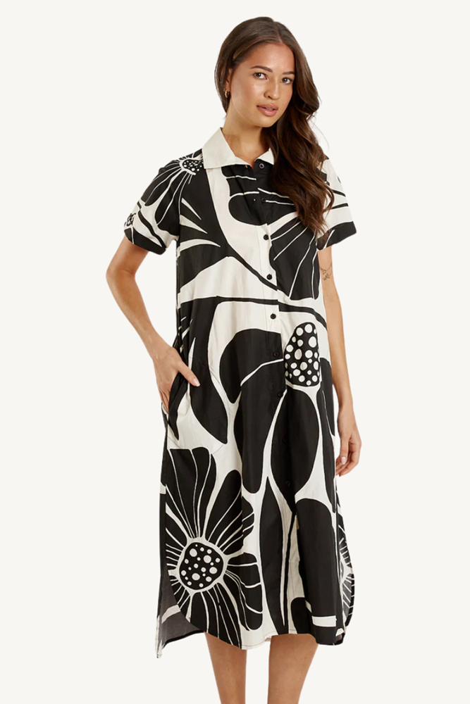 Corocoro Button Dress by Itami