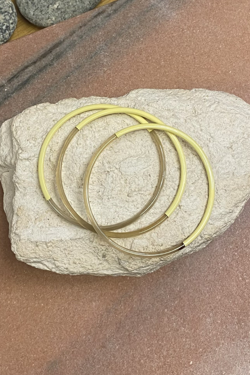 Shop Resin Contrast Bracelet - Origen Imports