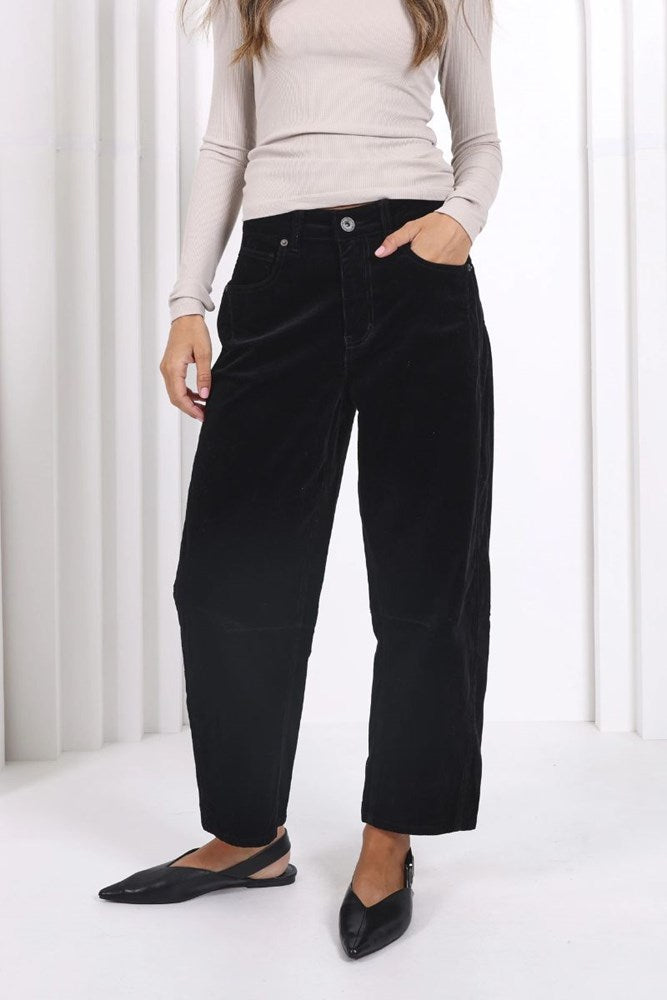 Toni Barrel Corduroy Jeans by Monaco - Black