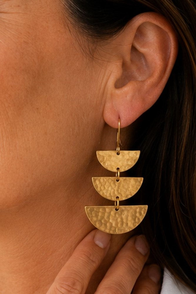 Three part textured earring in gold